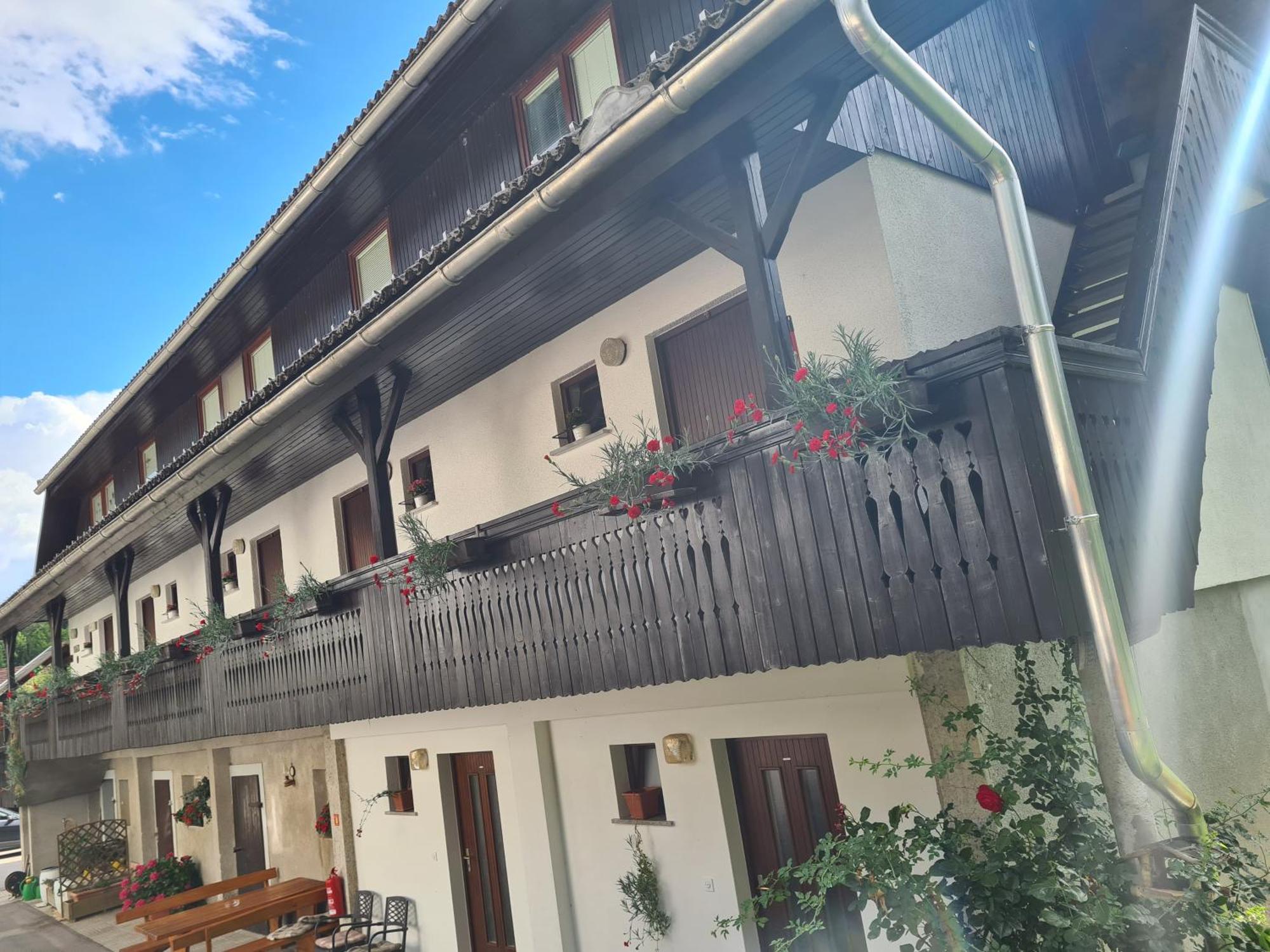 Gostilna Batist Bed and Breakfast Bohinjska Bela Exterior foto